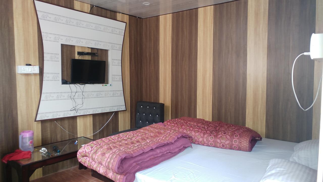 Hotel New Pandey Inn Ukhimath Exterior photo